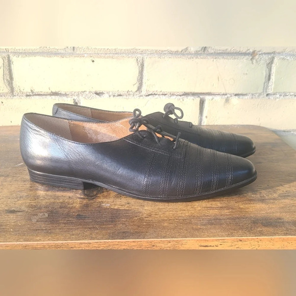 Vintage Lace Up Flats - Picture 1 of 8